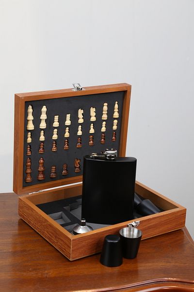imsaconcept Chess and Flask Set with Wooden Box for Anniversary, Gift for Lover