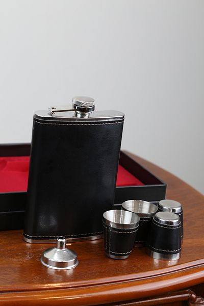 imsaconcept Stainless Steel 4 Glass Leather Flask Set Anniversary Gift
