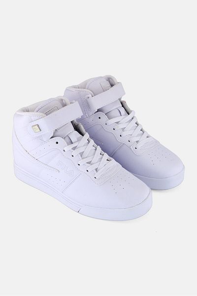 FILA Men Vulc 13 Distress Lace Up Outdoor Shoes, White