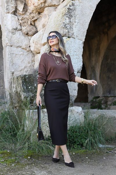 bytugcekaya Μίντι φούστα με λεπτομέρεια με ζώνη Bitter Brown