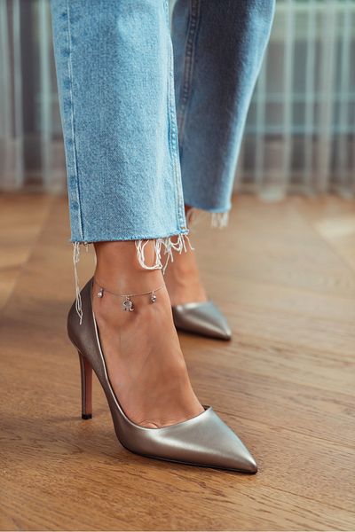 NİŞANTAŞI SHOES Vanessa platina matt hegyes orrú női tűsarkú
