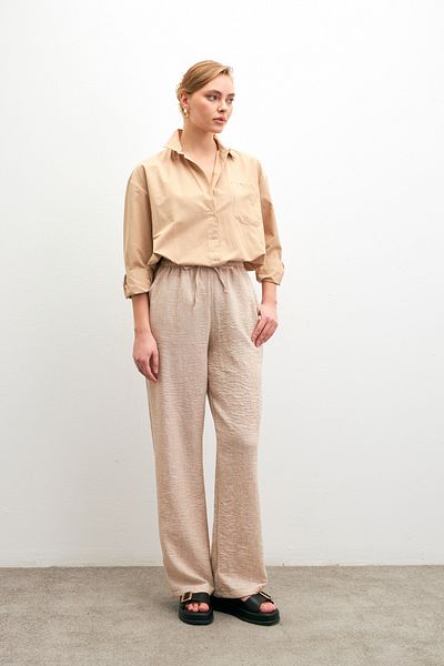 Bipantolon Γυναικείο Κρεμ Oversize Basic Pocket Λεπτομερές μακρυμάνικο πουκάμισο από ποπλίνα