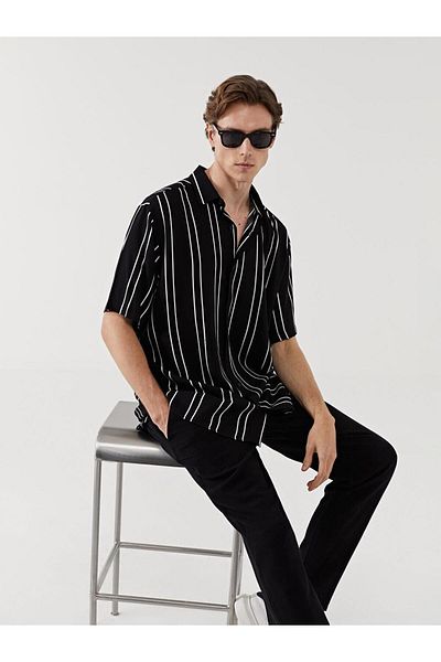 LC Waikiki Ανδρικό πουκάμισο LCW Vision Regular Fit με κοντό μανίκι ριγέ βισκόζη