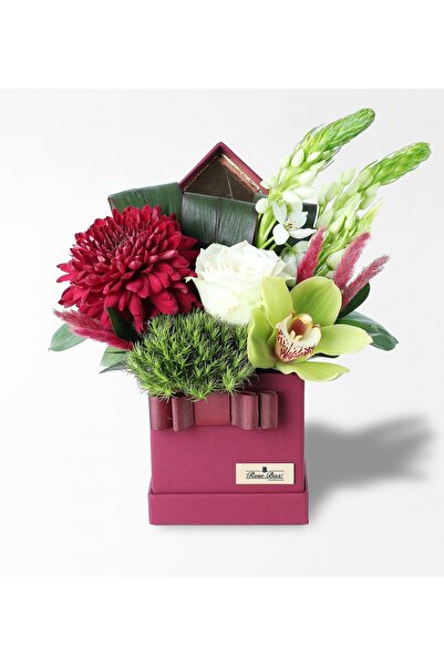 Rosebox Bordo Kutuda Bordo Jumbo Anastasia Ve Beyaz Çiçek Aranjmanı