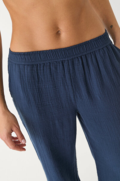 Stradivarius Dökümlü ve beli lastikli pantolon