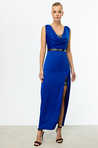 Mi Pret a Porter Сукня з атласу з деталями з каменю на плечі та розрізом