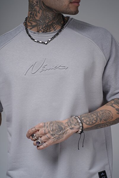 Butik Вишивка на шиї екіпажу красива детальна футболка з рукавом реглан 3 нитки з тканини з пензликом