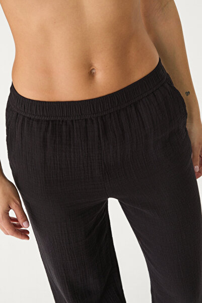 Stradivarius Flowing trousers with an elastic waistband