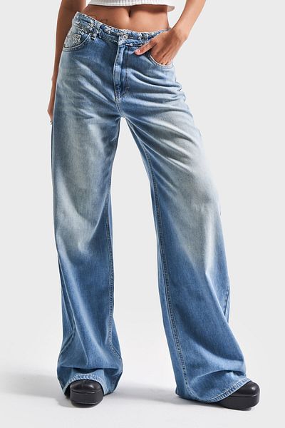 its basic Curea Yfefen lată Midrise pentru femei, 100% bumbac, blugi din denim cu broderie de flori