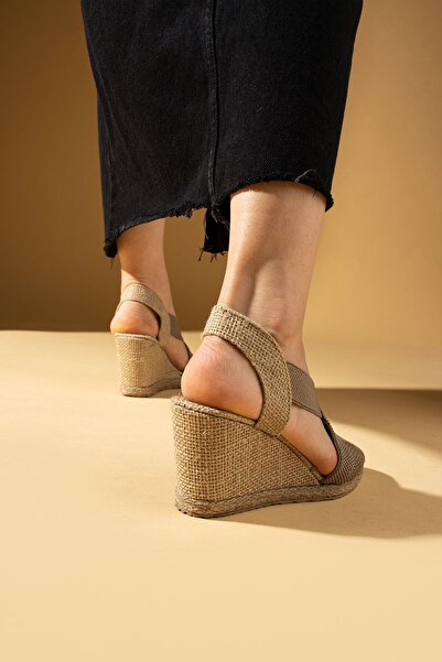 Pembe Potin Comfortable Wedge Sole Mink Embroidered Stylish Women's Sandals