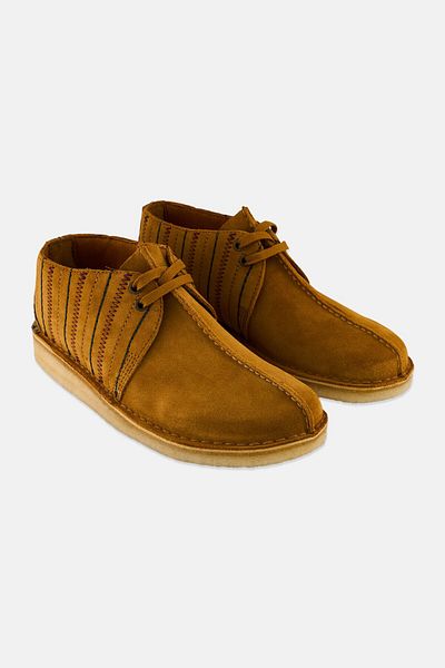 CLARKS Men Standard Desert Trek Lace Up Shoes, Sand Brown
