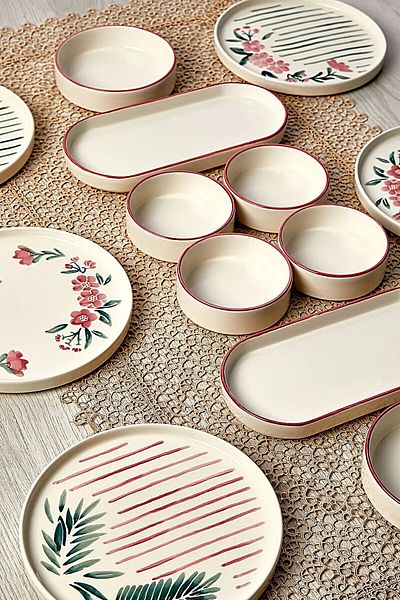 WuuQ 14 Piece Sakura Stackable Breakfast Set for 6 People - Luxury Breakfast Presentation Set Plate