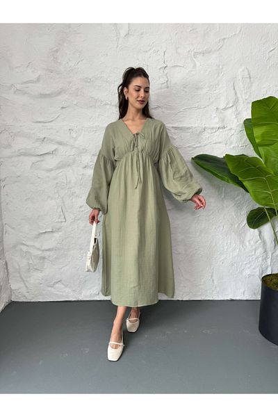Elif Özbey Butik Φόρεμα μουσελίνας με μανίκια με λαιμόκοψη σε χακί V
