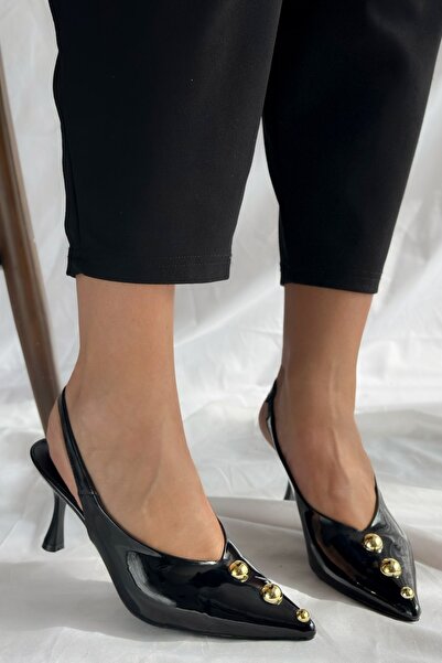 Shoebutik Alexa Чорні шкіряні туфлі на високих підборах з золотими деталями д...