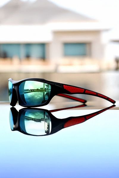 JUDAS Polarized G25 - Driving and Sports Sunglasses, Mirrored Glass