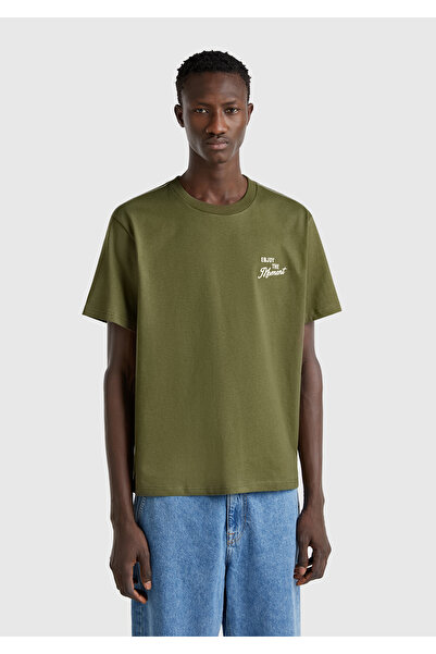 United Colors of Benetton Ανδρικό μπλουζάκι χακί 100% βαμβακερό αριστερό μπροστινό με στάμπα Relax Fit Crew Neck