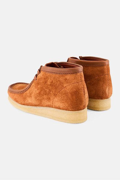 CLARKS Men Wallabee Lace Up Boots, Brown