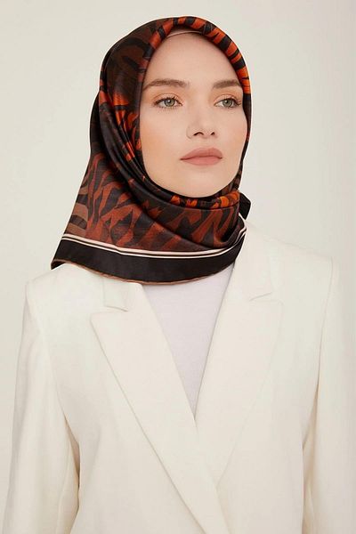 Armine Eșarfă din mătase Twill din seria Nostalgia 8837D-01