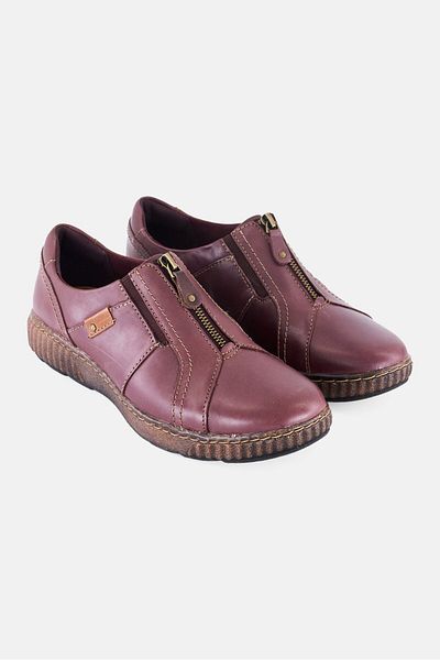CLARKS Women Standard Magnolia Zip Slip On Casual Shoes, Burgundy