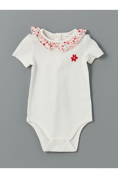 LC Waikiki Ecru Floral Baby Girl Snapback Bodysuit and Shorts 2-Piece