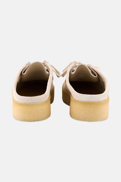 CLARKS حذاء كاجوال سهل الارتداء من Wallabee Cup Lo للرجال، لون أبيض فاتح
