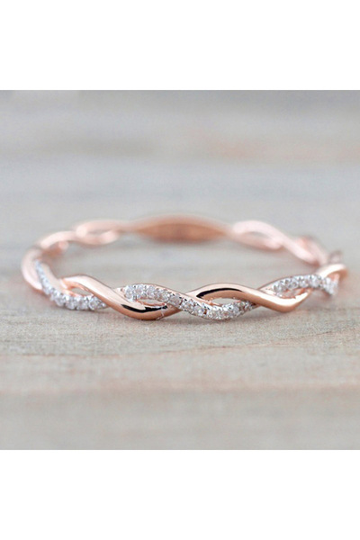 Choice 7 Q313 خواتم نسائية رفيعة أنيقة وبسيطة من Huitan، شريط ملتوي فاخر، مرص...