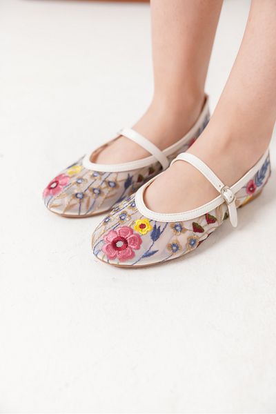 Moda Değirmeni Balerini din plasă cu broderie florală pentru femei albe MD2104-111-0003