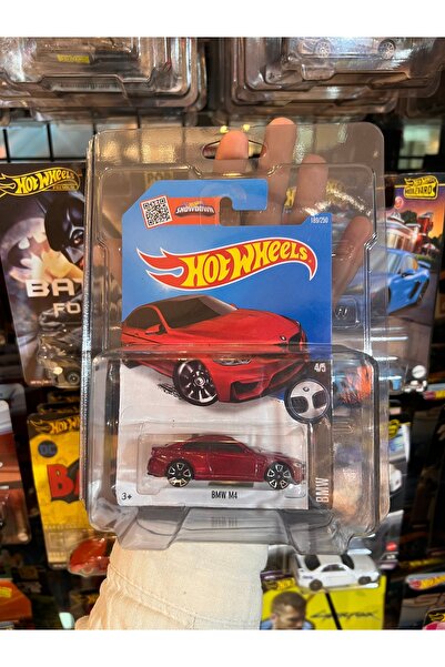 HOT WHEELS BMW M4 koleksiyonluk ve eski bir modeldir