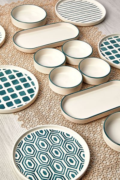 Bernardo 14 Piece Neometric Stackable Breakfast Set for 6 People - Breakfast Presentation Plate