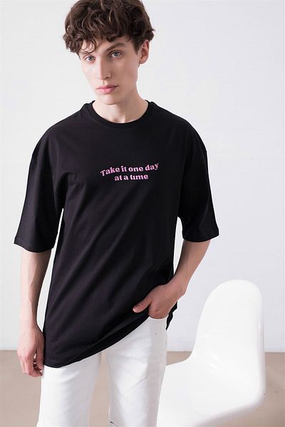 Trendiz Unisex Μαύρο T-Shirt 'Happy Life'
