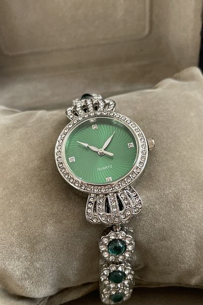 Leerybee Minimal Vintage Women's Watch with Stones Nk-02