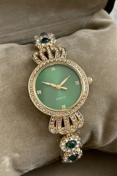 Leerybee Minimal Vintage Women's Watch with Stones Nk-02