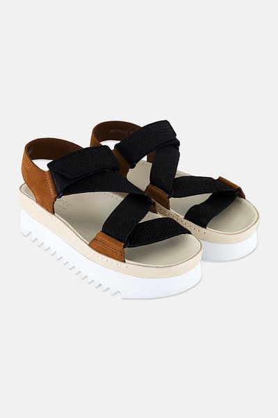 CLARKS Women Ranger Elevtd Velcro Sandals, Black