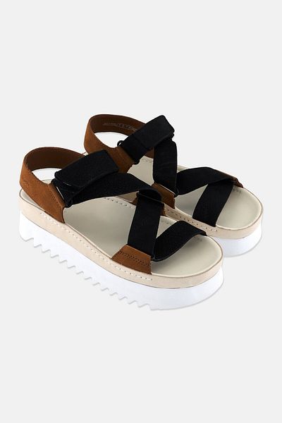 CLARKS Women Ranger Elvtd Velcro Sandals, Brown