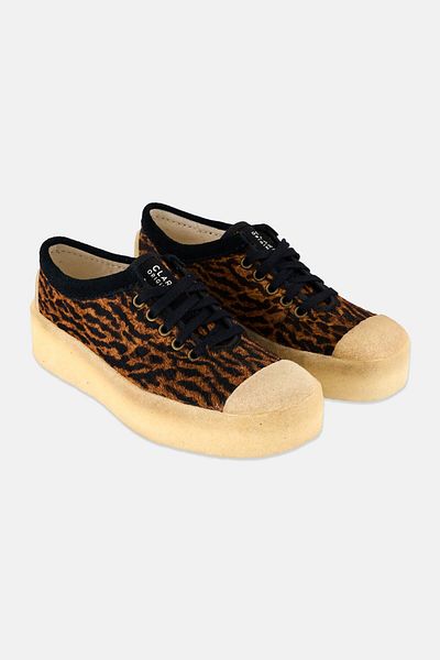 CLARKS Women Standard Tor Hoop lace Up Causal Shoes, Brown