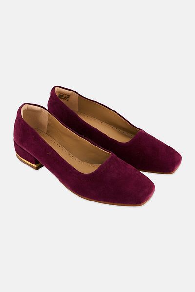 CLARKS حذاء كاجوال سهل الارتداء للنساء Seren 30 Step، كستنائي اللون