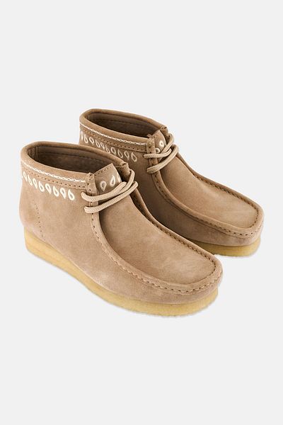 CLARKS Men Standard Wallabee Boot Lace Up Casual Shoes, Beige