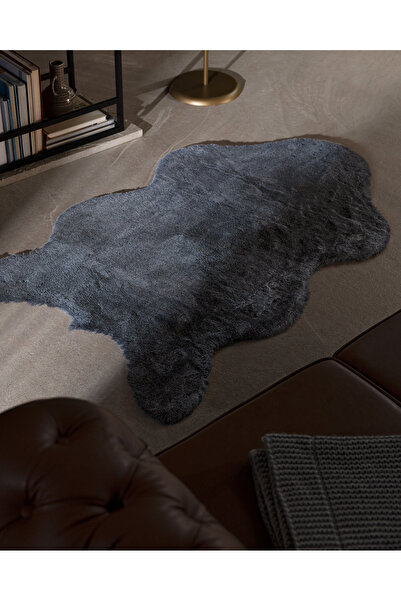 Madame Coco Armend Post