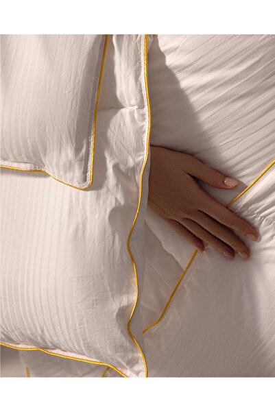 Madame Coco Navarre Single Quilt