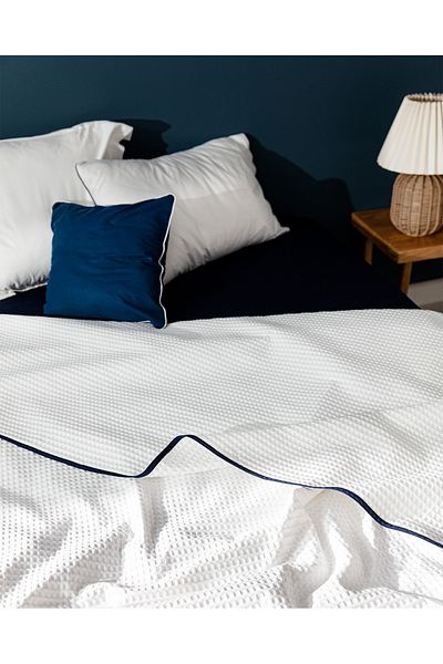 Madame Coco Dimanche Single Seersucker Pike - Yacht Collection - White/Navy Blue