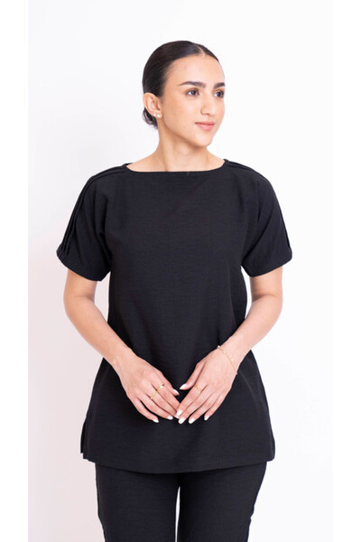 outline Black two piece set under the abaya