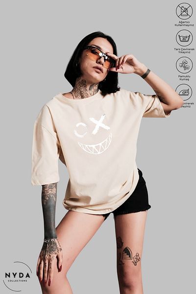 Nyda Collections Unisex Crew Neck Emoji εμπριμέ βαμβακερό μπλουζάκι με κοντό μανίκι