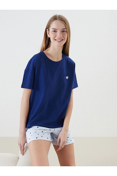 LC Waikiki Set pijama de damă cu decolteu brodat și pantaloni scurți