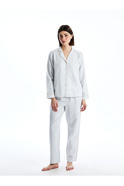 LC Waikiki طقم بيجامة نسائية مخططة بياقة قميص