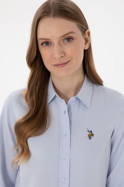 U.S. Polo Assn. Cămașă de bază cu mânecă lungă albastru deschis pentru femei 50298103 -VR003
