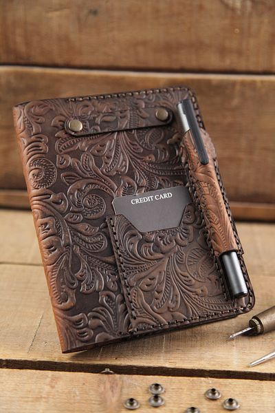 New Coast Leather 1900's Ръчно изработен калъф за тефтер A6 от естествена кожа