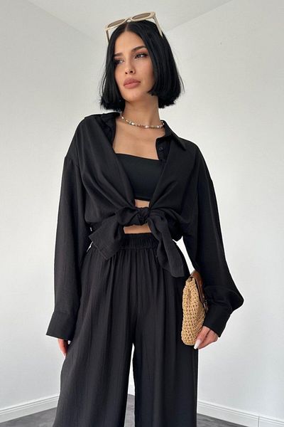 leyla sanat sanata yeni bir bakış açısı Leyla Art a New Perspective on Art Black Alice Shirt and Loose Cut Pants Suit