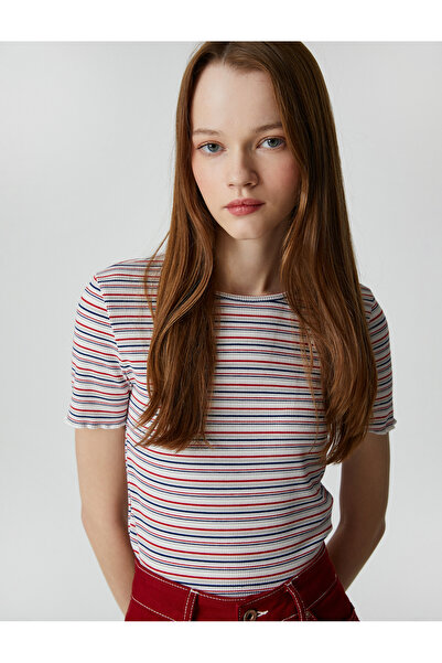 Koton Crop T-Shirt Κοντό μανίκι με λαιμόκοψη