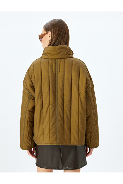 Koton Stehkragen, Reißverschluss, Nähte mit Details, bequeme Passform, gesteppte Jacke