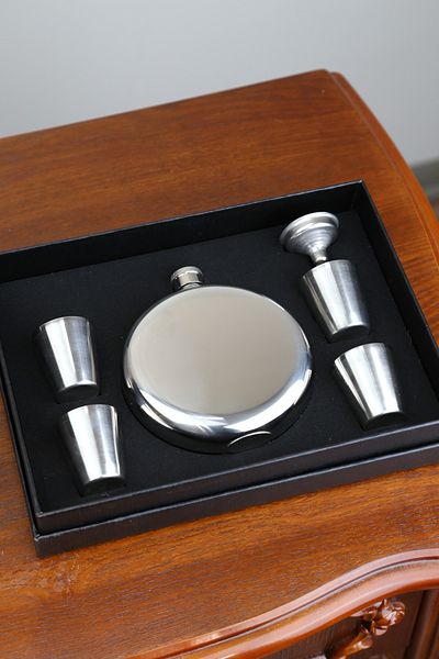 imsaconcept Boxed Metal Flask Set with 4 Shot Glasses 8.oz